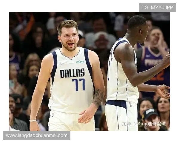 独行侠鏖战快船巅峰对决两大豪强上演技术与意志的终极较量