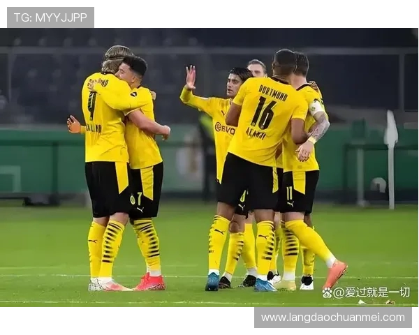 拜仁主场激战多特蒙德巅峰对决再掀德甲冠军争夺狂潮 拜仁主场激战多特蒙德巅峰对决再掀德甲冠军争夺狂潮