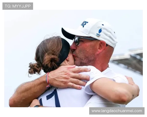 成都飞盘队在全国配合排行榜中荣获第九名展现出强劲实力与团队默契