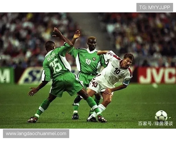 90比分与即时比分的深度对比分析及其对球迷的影响