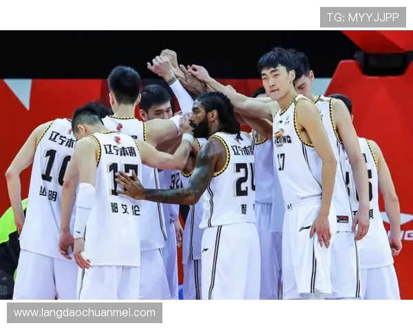 CBA青岛对阵辽宁精彩对决44轮赛程引发球迷热议与期待