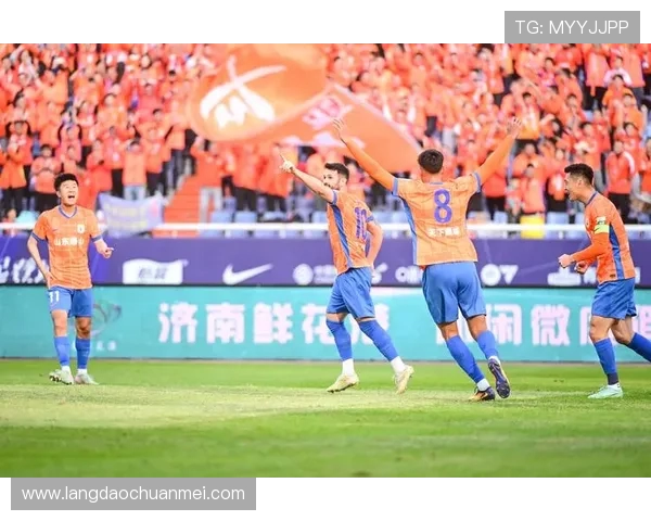 佛柔与山东鲁能的激烈对决展现中超足球的魅力与激情 佛柔与山东鲁能的激烈对决展现中超足球的魅力与激情